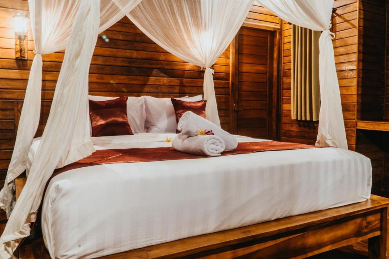 Taman Tirta Villas Lembongan Esterno foto